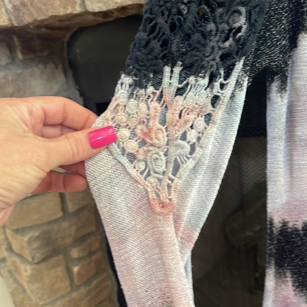 T Partt pink, gray, black and white hi-low cold shoulder sweater. Medium - Picture 5 of 12